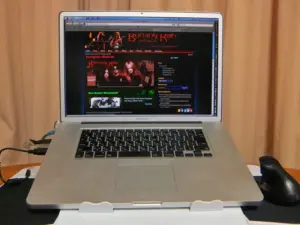 MacBook Pro (17-inch, Early 2011)