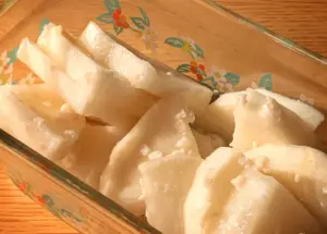 塩麹で作る簡単べったら漬け